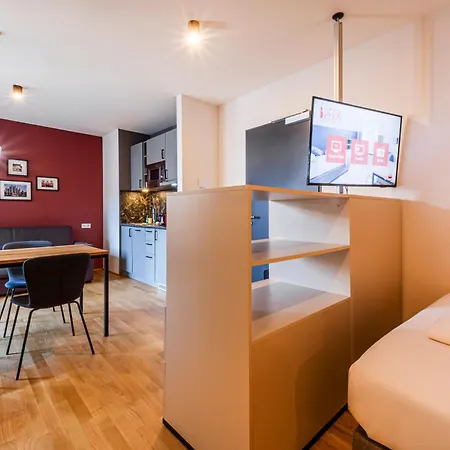 Brera Serviced Frankfurt West Aparthotel 4*
