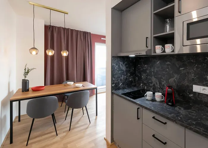 Brera Serviced Frankfurt West Aparthotel 4*