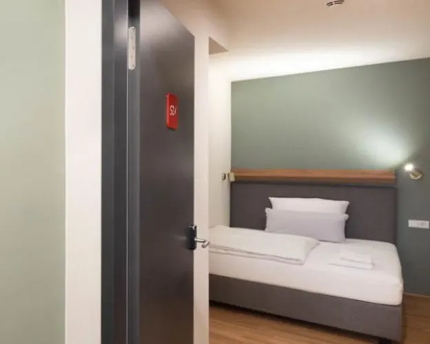 Aparthotel Brera Serviced Frankfurt West 4*