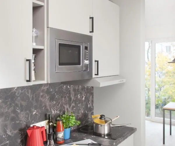 Brera Serviced Frankfurt West Apartmanhotel